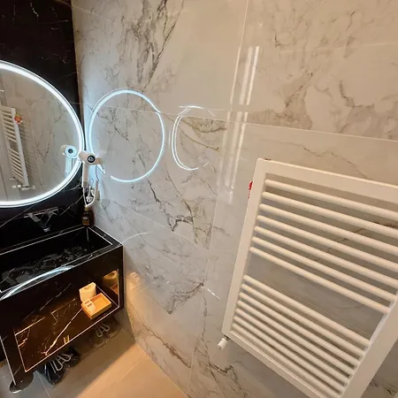 Luxe Roma